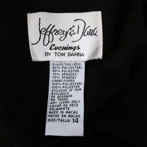 Vintage Black Velvet Evening Dress with Brooch - Picture 5 of 5